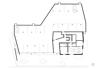 Rez-de-chaussée avec un garage