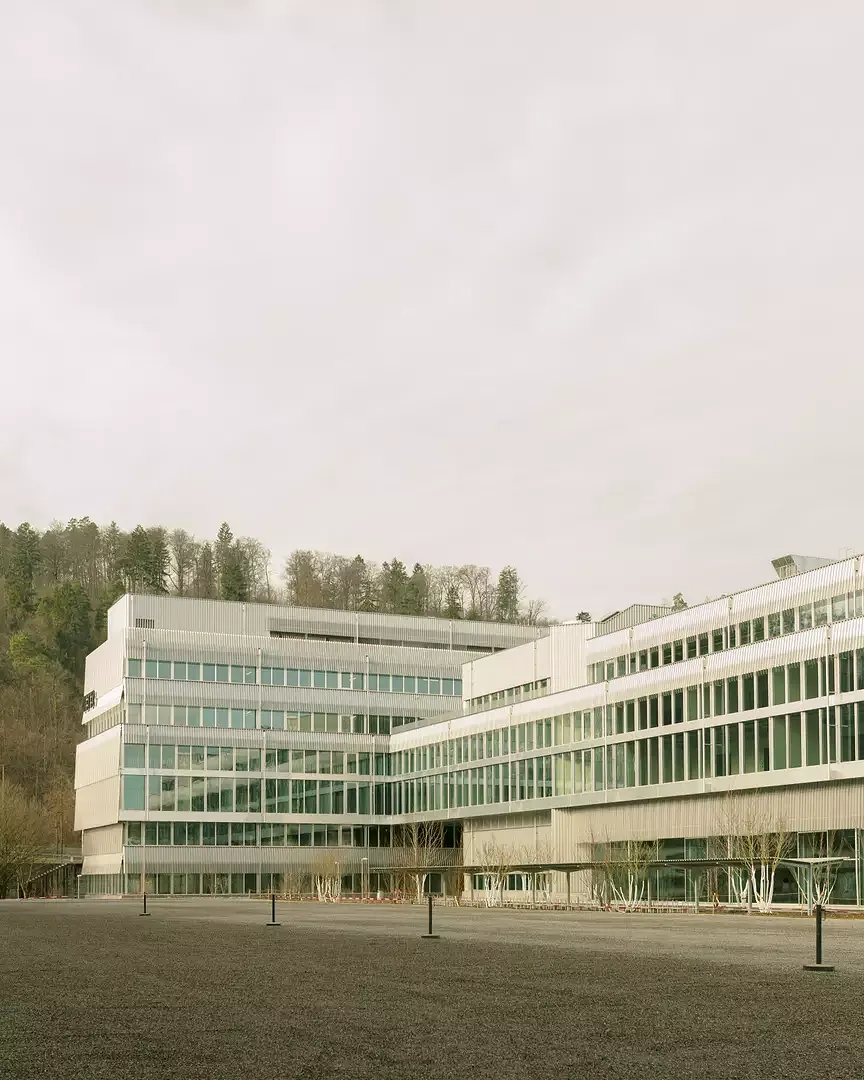 Hauptsitz am Stadtrand von Winterthur