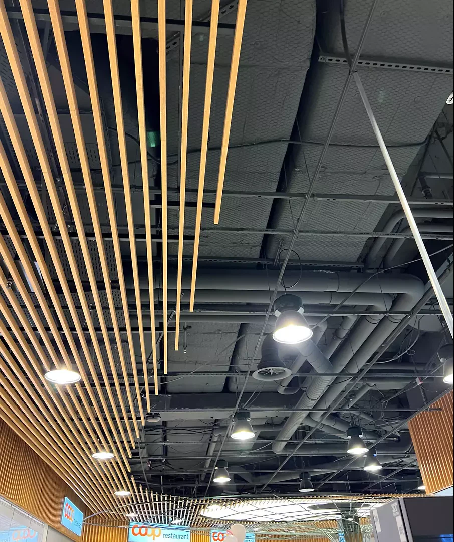 Reuse Holz: Deckenbekleidung aus Holz