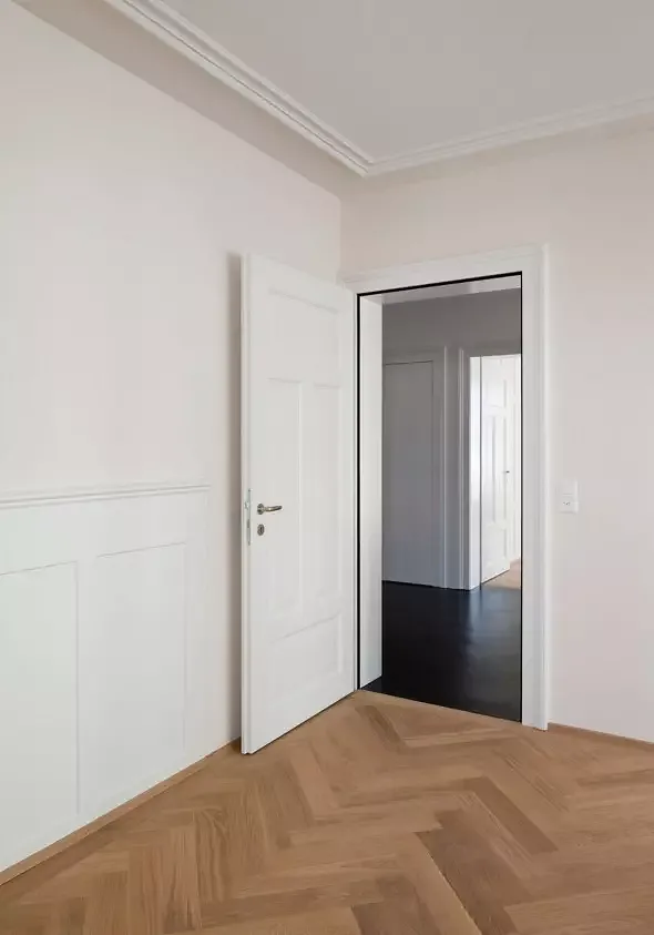 Rénovation de stuc, portes, lambris et le parquet