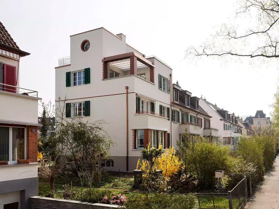Strassenfront