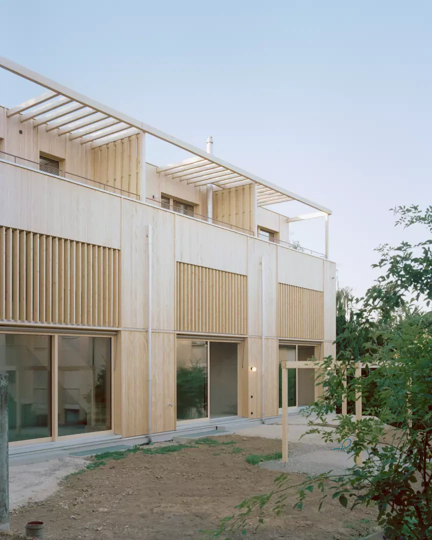 Südfassade mit Garten