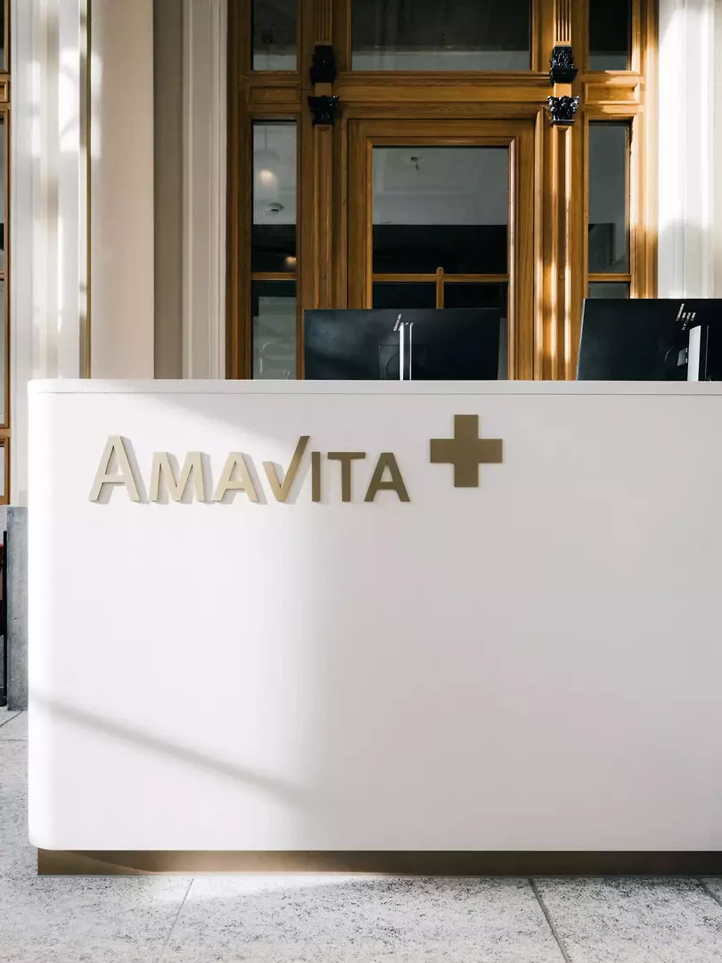 Apotheke: Tresen Rezeptkontrolle