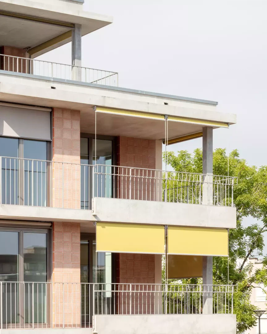 Eckbalkone mit Loggiacharakter