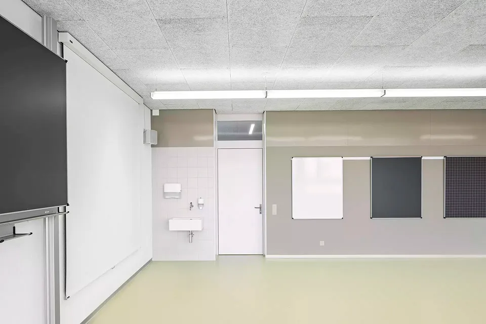 Ecole Säget, salle d'enseignement_H+R