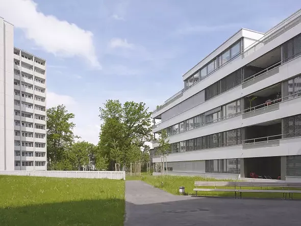 Beziehung zum bestehenden Hochhaus
