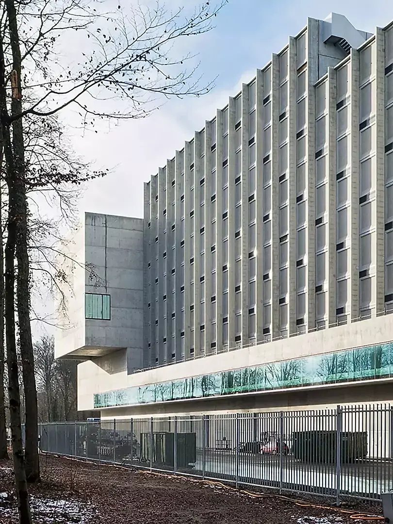 Kommandoraum, Kehrichtbunker und Besuchergang