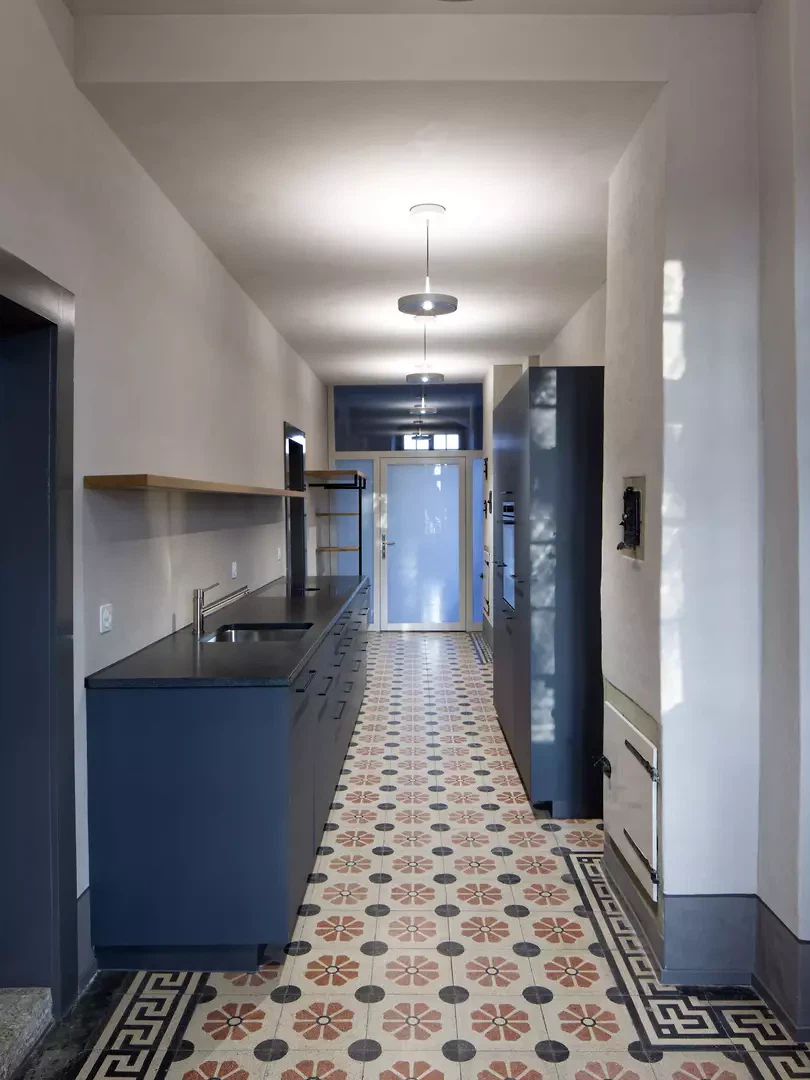 Neue Küche Obergeschoss, Gegenperspektive mit Brandschutztür