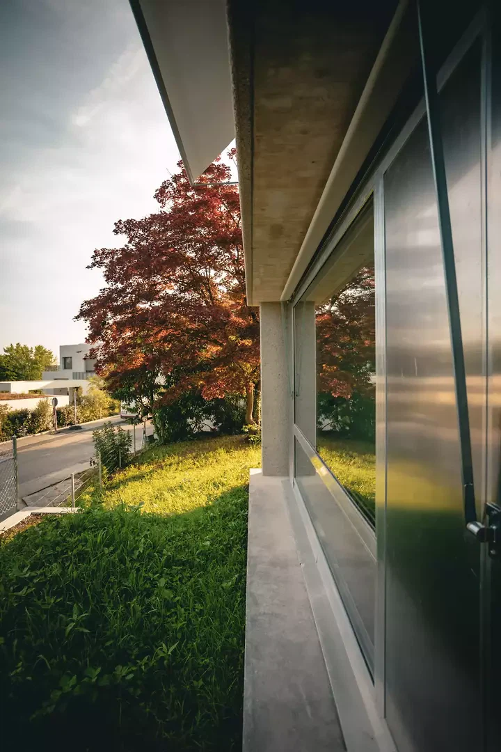 Recylingbetonskelett mit Glasausfachung