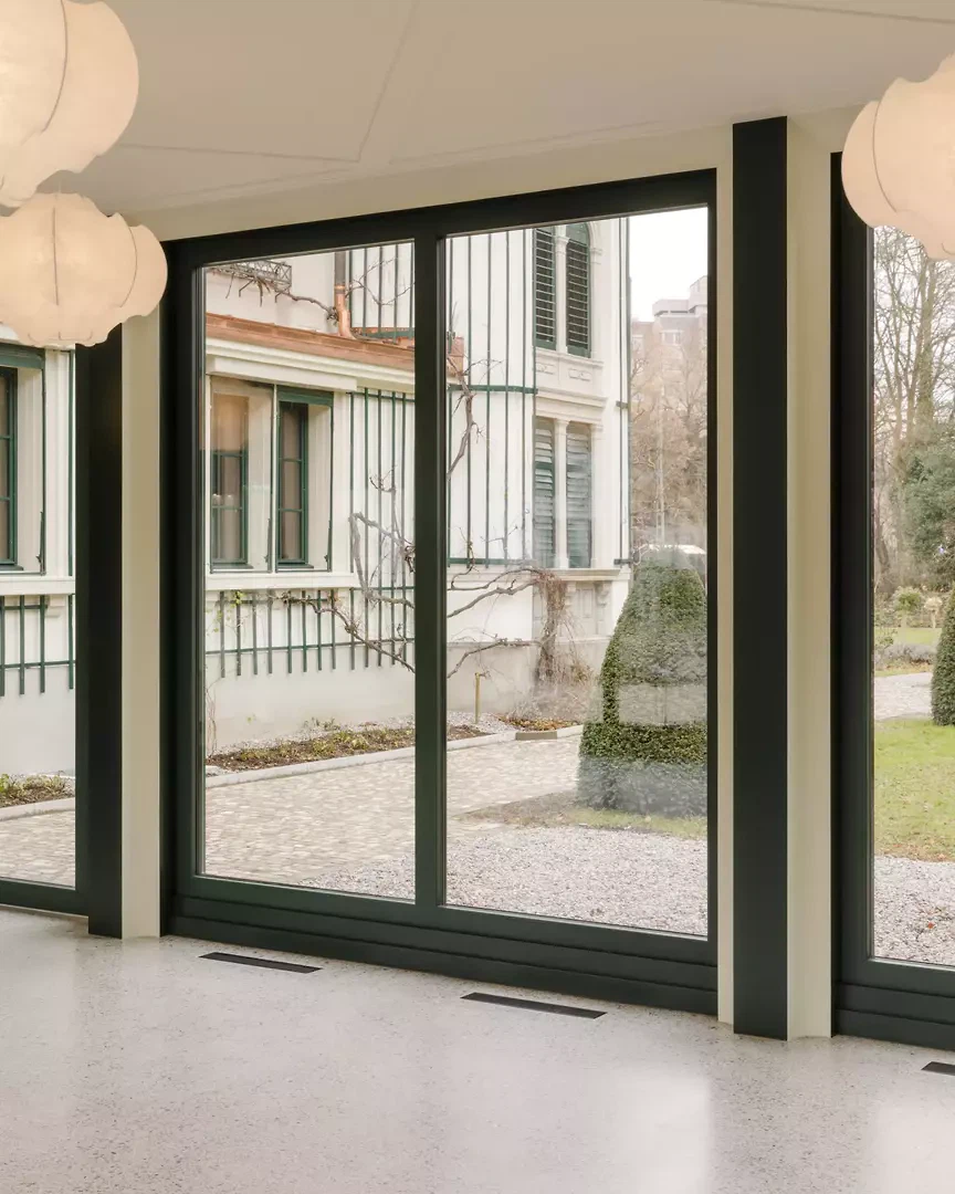 Fensterfarbe und Wandfarbe