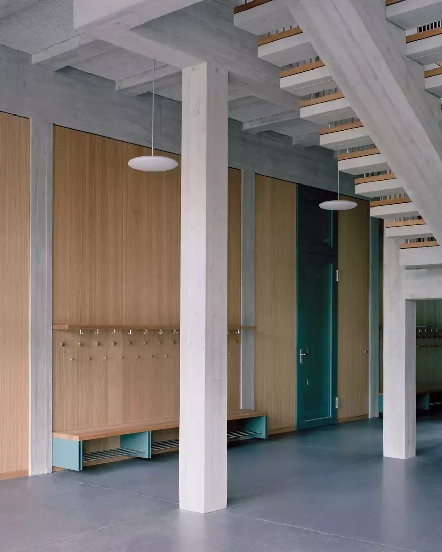 Eingangsbereich mit Garderoben