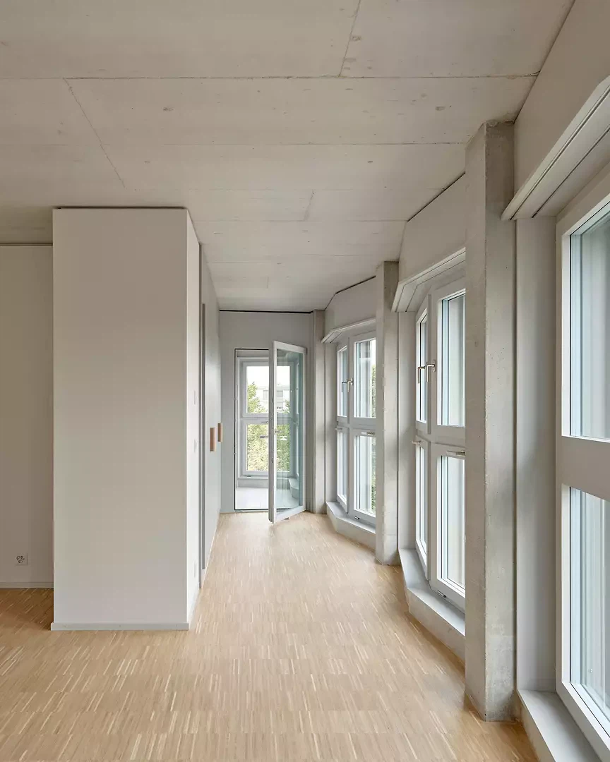 Kreuzfenster mit flacher Innenfaltung