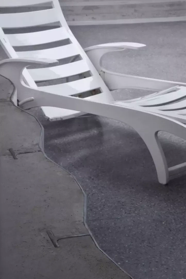 Zolli, Umbau Zollikon, Detail der neuen Wand im ehemaligen Schwimbad