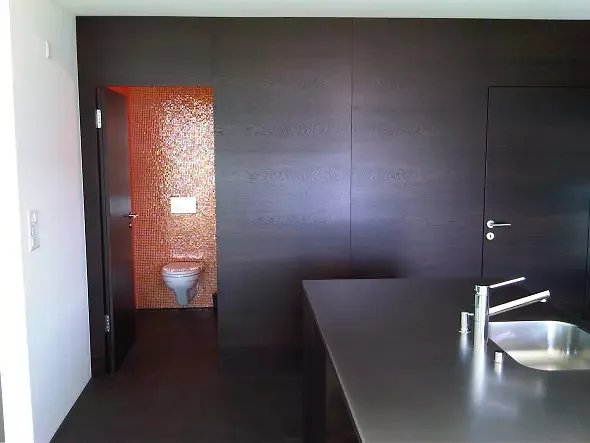 separates WC / Bar