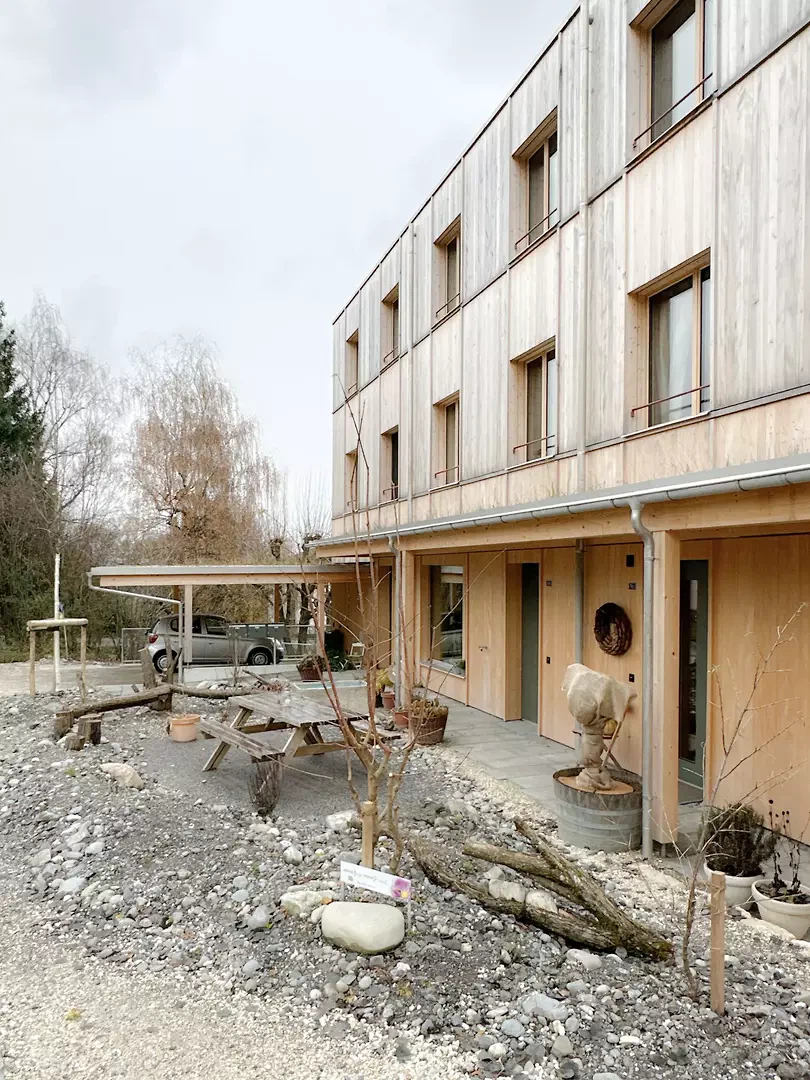 Aus dem Leben - Vorplatz