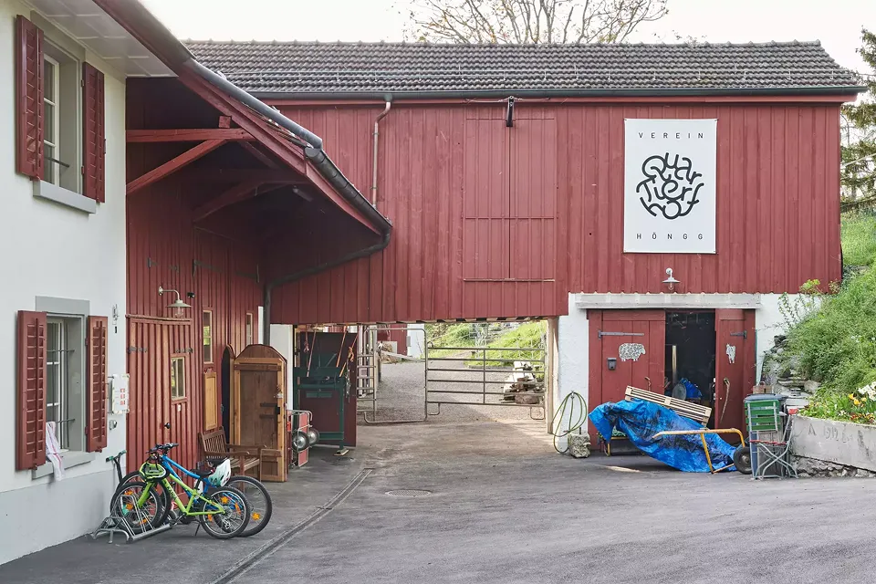 Hof und ehemalige Hocheinfahrt