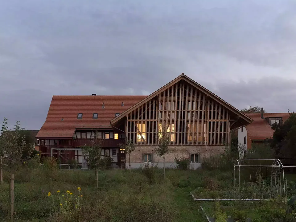 Vue nord avec prairie fleurie
