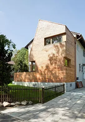 Der giebelseitige Anbau