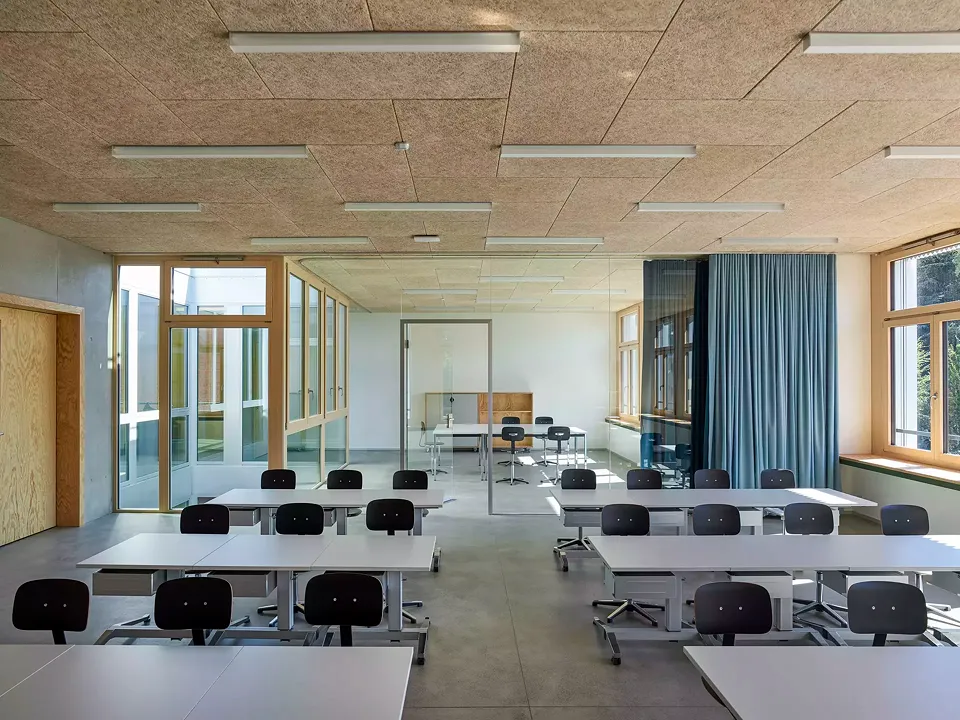 Schulzimmer mit Clustergarten