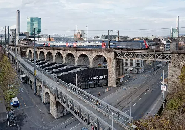 Viaduktbögen nach der Umnutzung