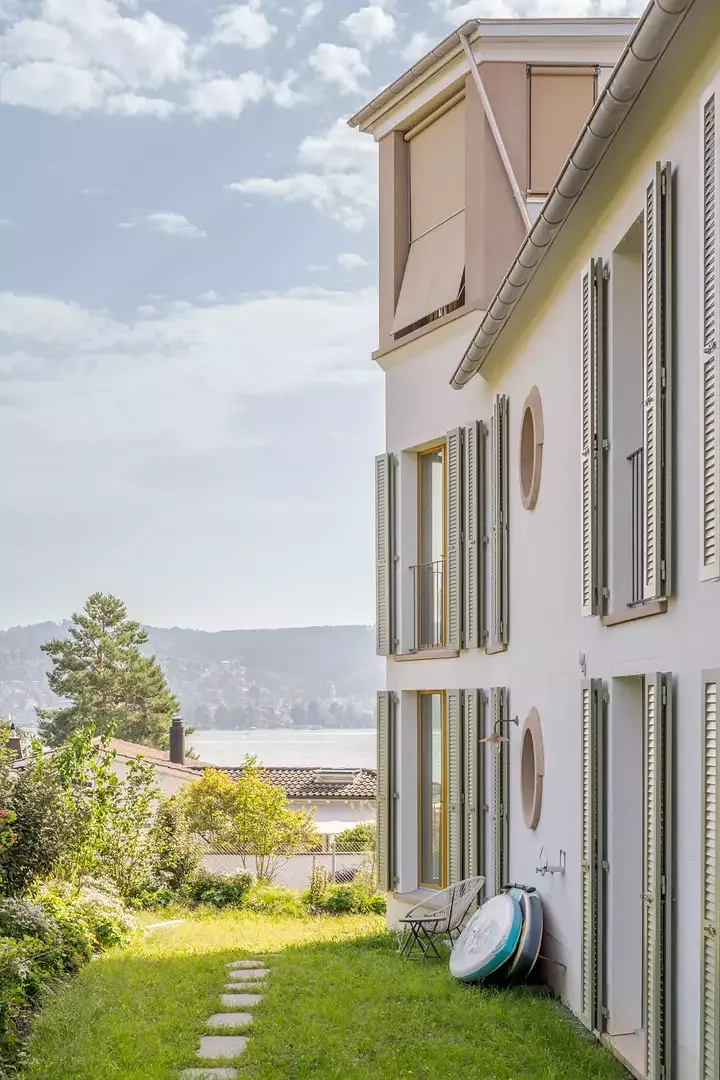 Rückseite, Haus R