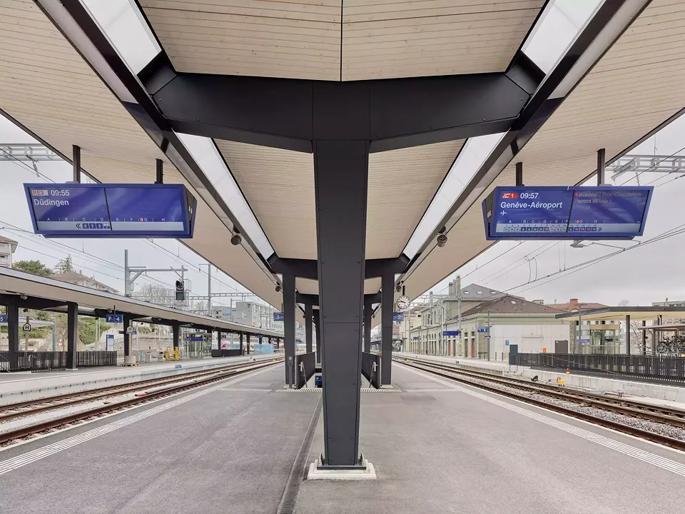 Perrondächer Perron 2 mit Mittelstütze