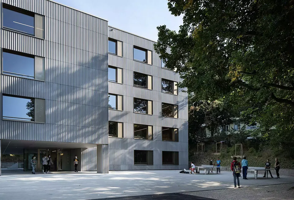 Préau scolaire