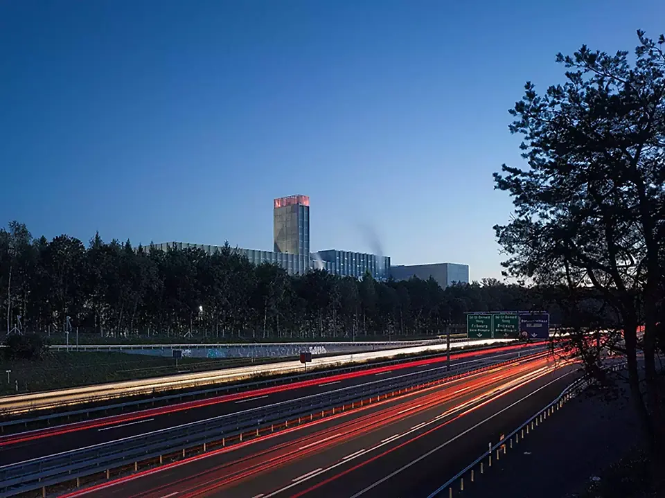Die Anlage als Landmark von der Autobahn aus gesehen