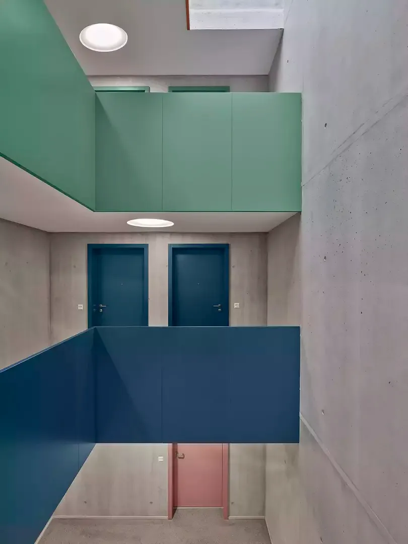 Cage d'escalier (Cité Derrière)