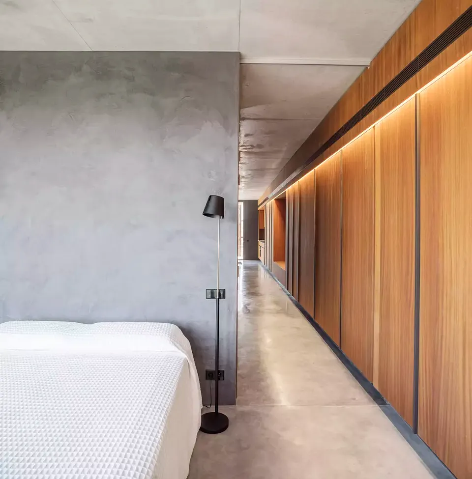 Master Bedroom, Korridor