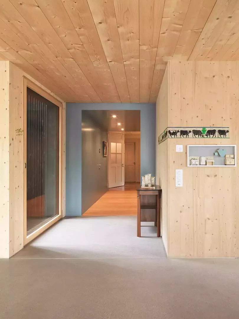 Durchgang zu Altbau