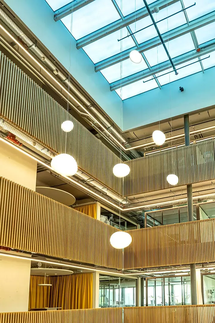Atrium de l'immeuble de bureaux
