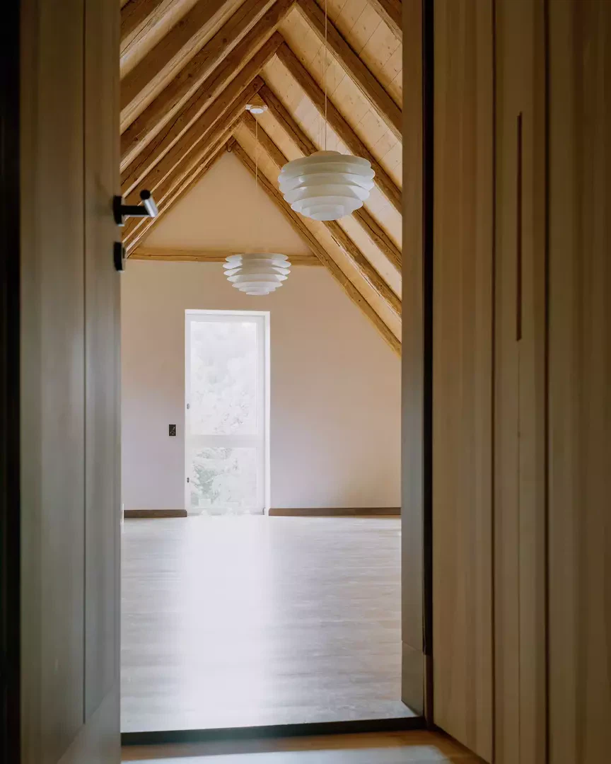 Dachraum im Scheunenteil mit freiliegendem Dachstuhl