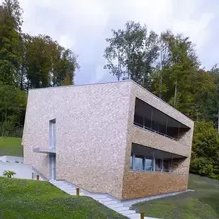 Haus am Waldrand in Tuggen