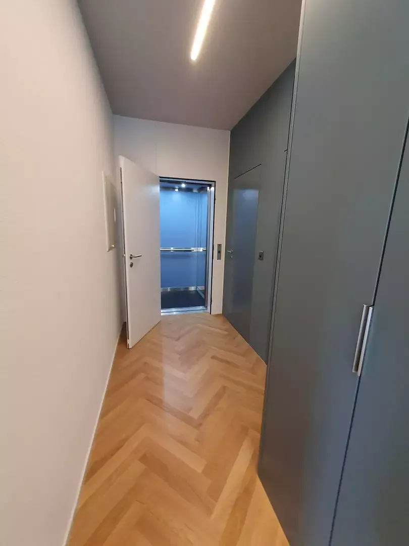 Gang zu Lift in Wohnung 2. OG