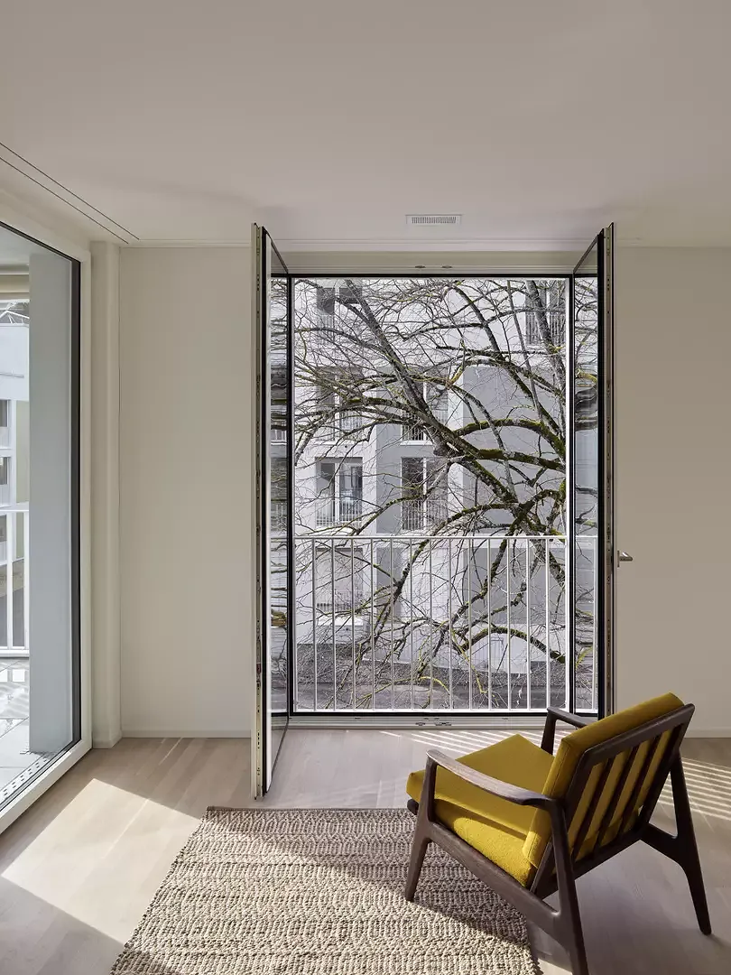 Zimmer mit Blick auf den Innenhof
