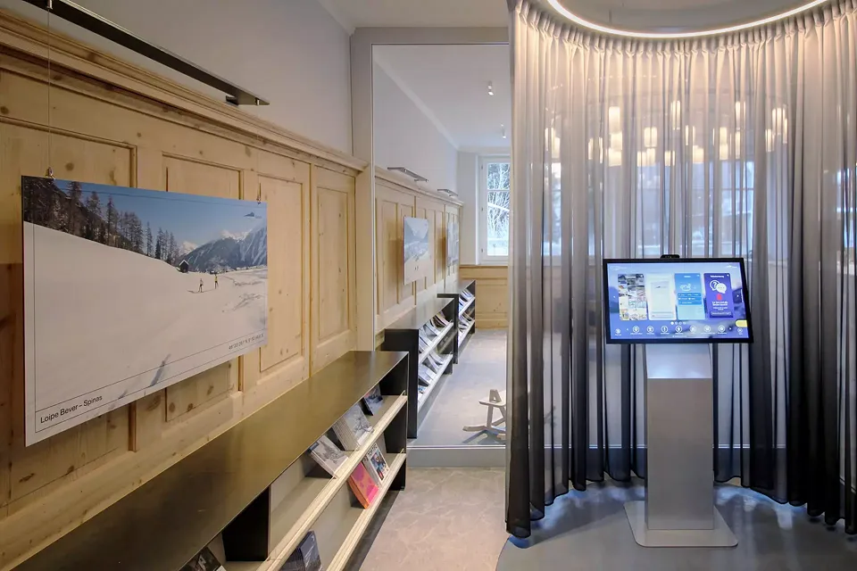 Blick von Infopoint in den Hauptraum