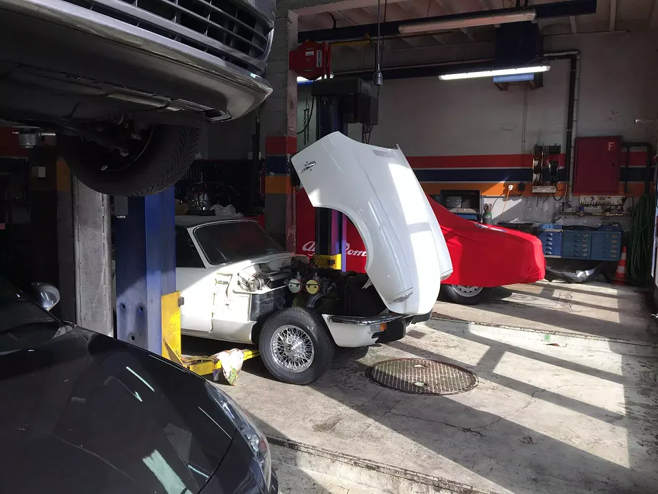l'atelier de réparation automobile
