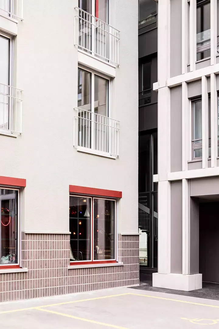 Hofsituation zum Nachbargebäude Raiffeisen
