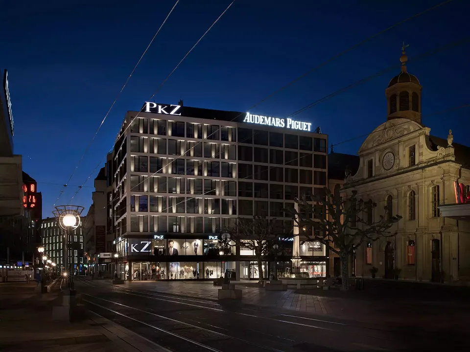 Vue nocturne depuis le Cours de Rive