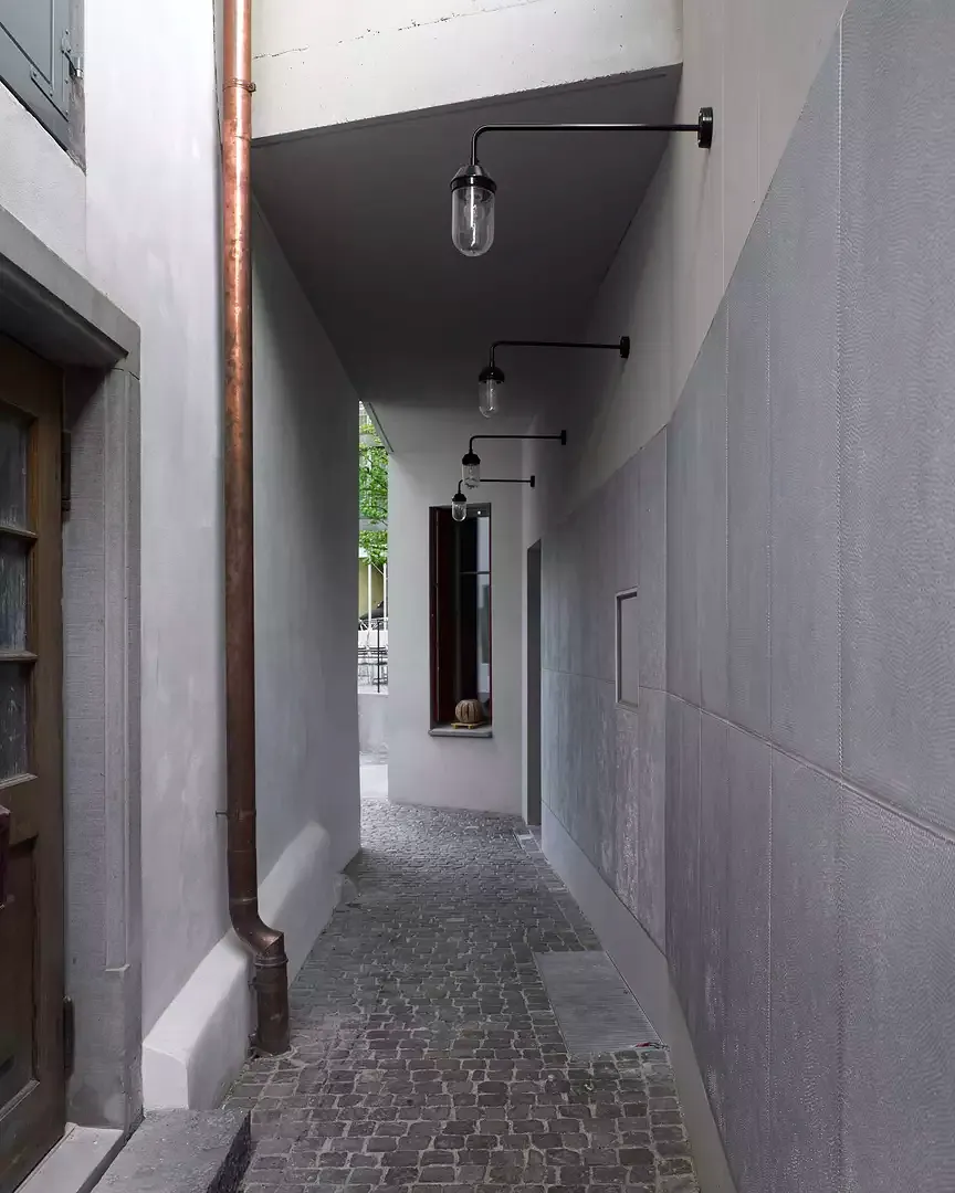 13_Passage-reflektierender Beton