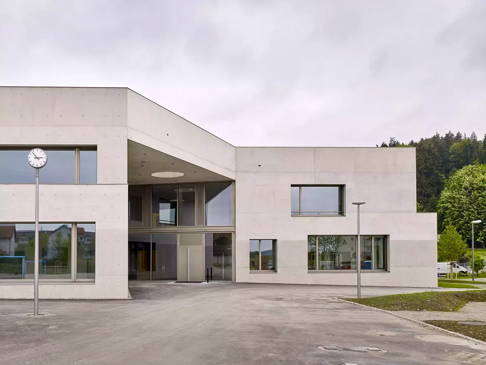 Schulhaus Zinzikon, Pausenplatz