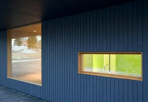 Öffnungen in der Holzverschalung