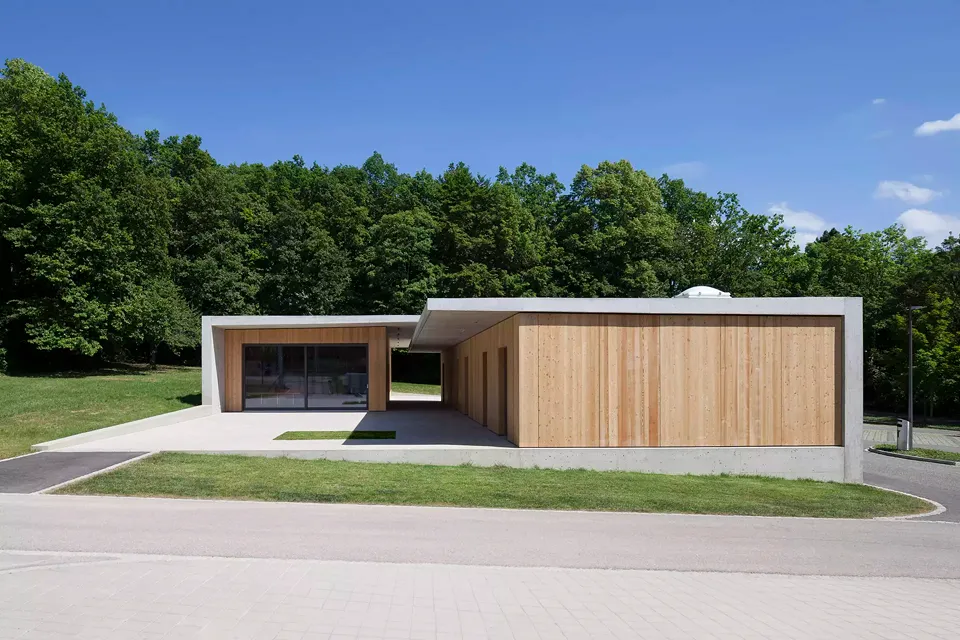 Ansicht West von den Sportanlagen
