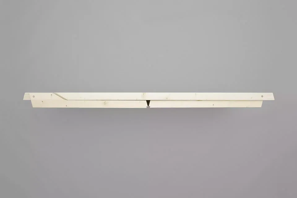 Seitenansicht | zugeklappter Tisch