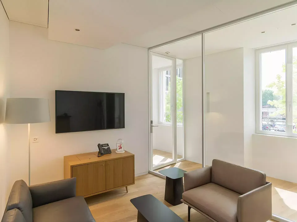 Lounge  Job - 1er