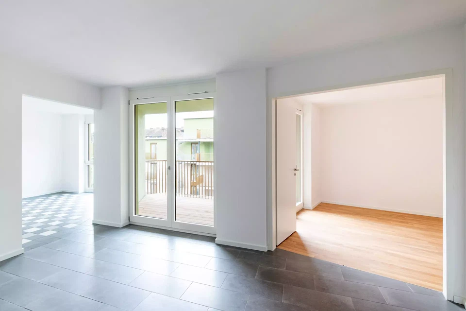 Spezielle Typen, die Antwort die seine Bewohner aktiv einbezieht und aufgefordert neu zu wohnen. Durch ein anderes Angebot an Wohntypologien und Wohnungszuschnitten.