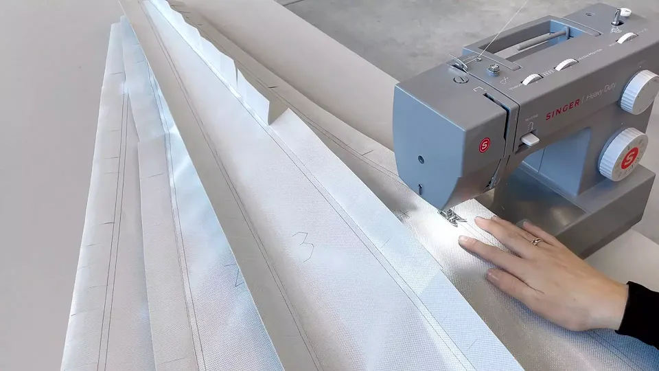 Prefabrication of textile hinges for the Unfold Form-work