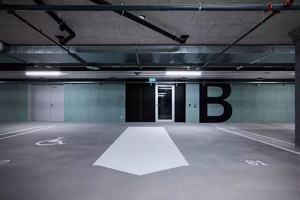 Einstellhalle