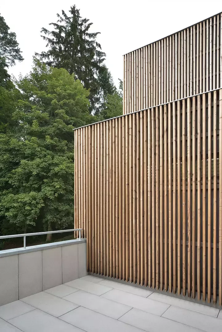 Revêtement ventilé en bois d'épicéa